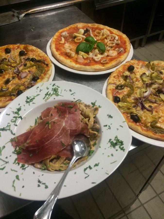 Weinstube Heigl Restaurante Pizzeria Puccini 호텔 란츠후트 외부 사진